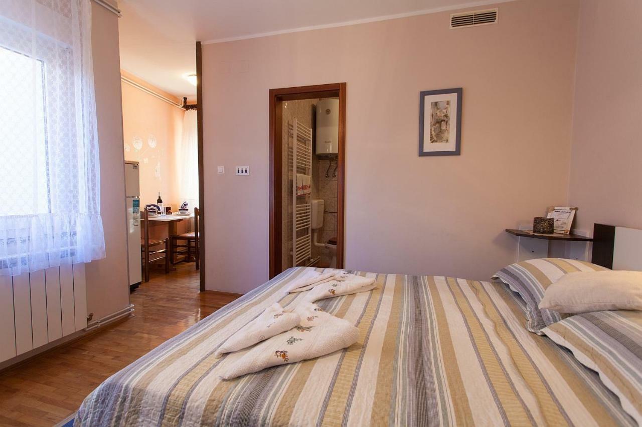 Apartments Topic & Krk Central Location Krk Town Esterno foto