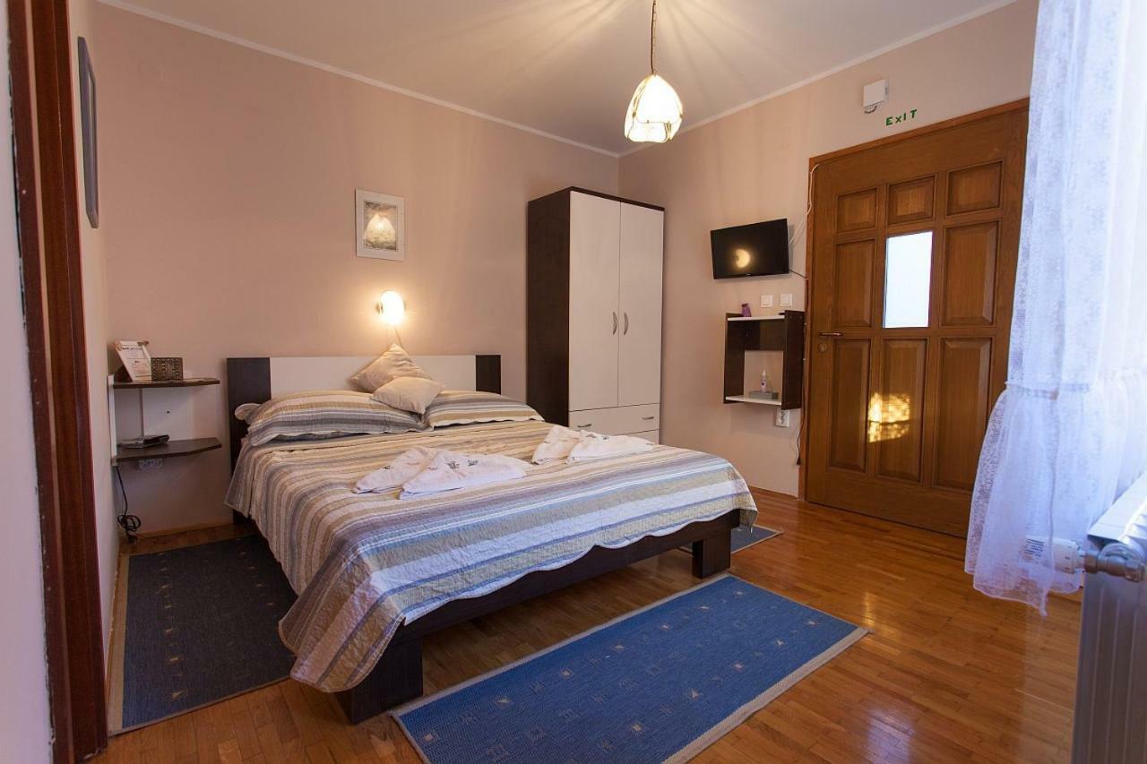 Apartments Topic & Krk Central Location Krk Town Esterno foto